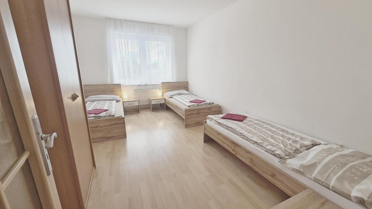 Apartmany Zlatovska Trenčín Eksteriør bilde
