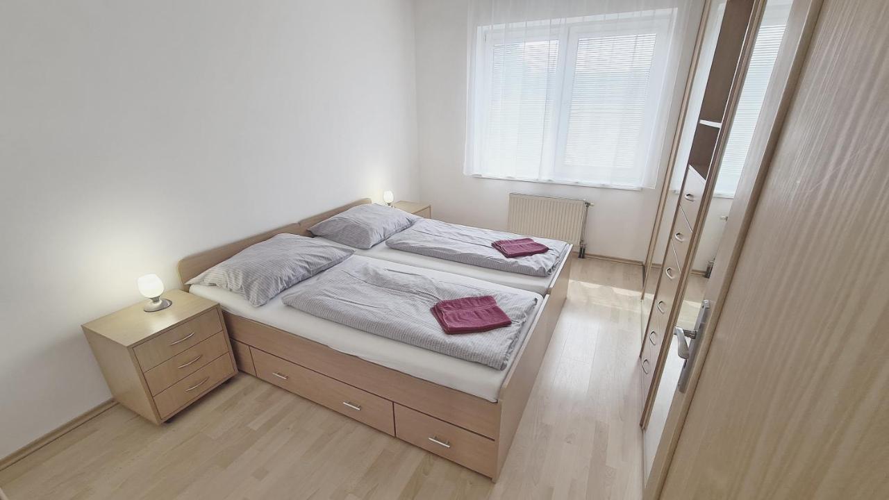 Apartmany Zlatovska Trenčín Eksteriør bilde