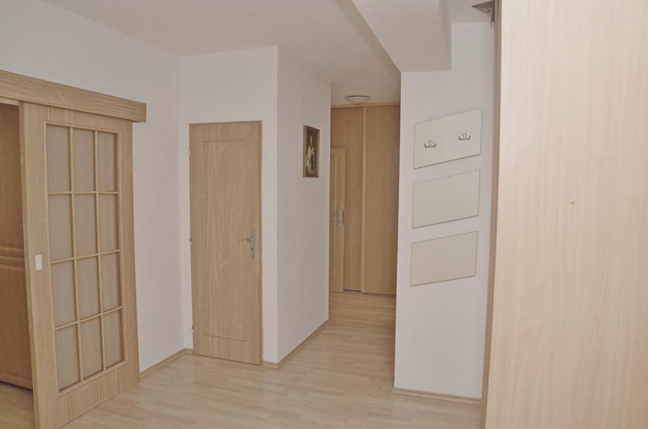 Apartmany Zlatovska Trenčín Eksteriør bilde