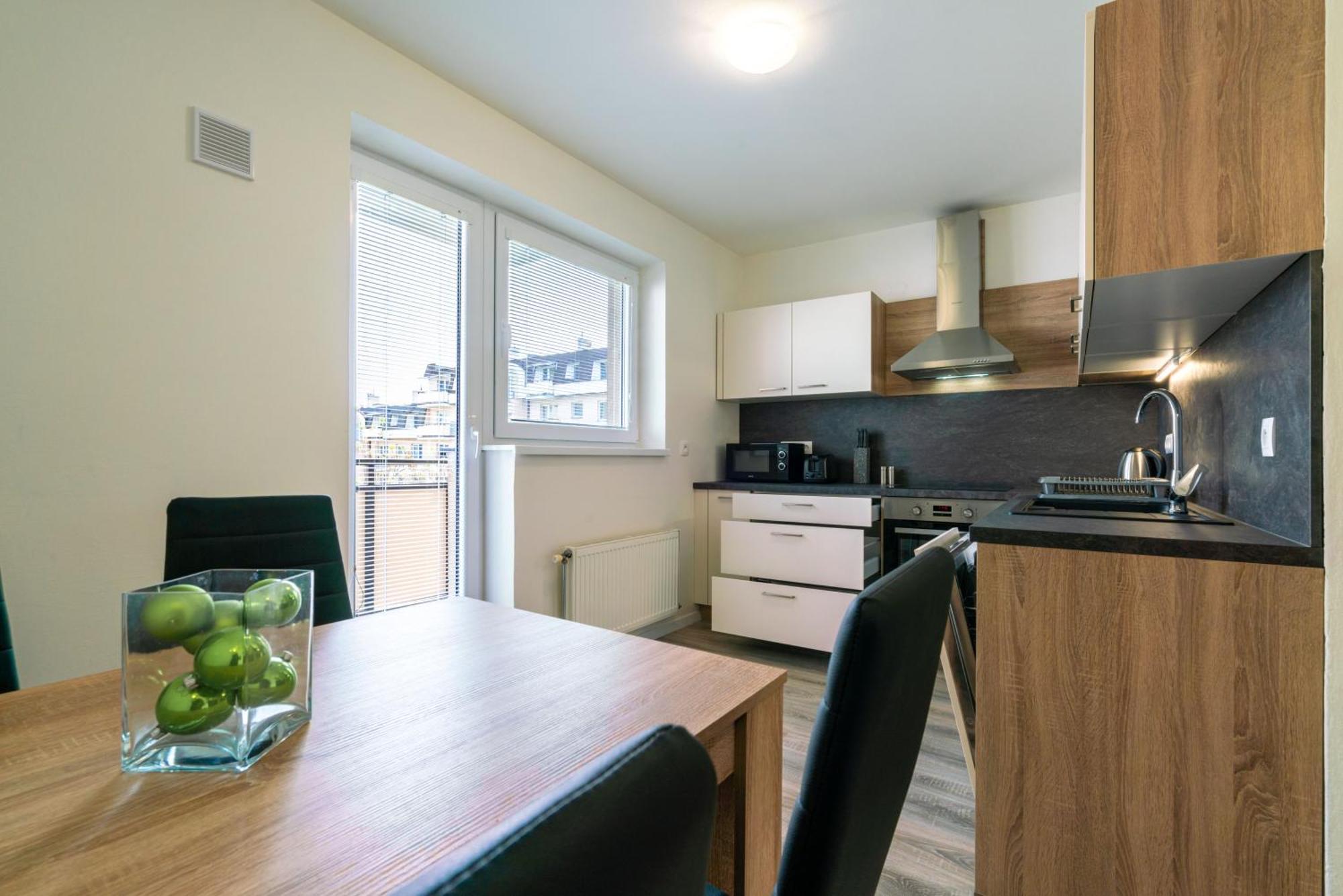 Apartmany Zlatovska Trenčín Eksteriør bilde